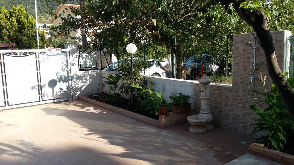 Вилла L'Albero Di Limoni Sul Mare Di Pizzo Экстерьер фото